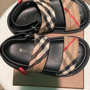 Burberry toddler sandals size 24 (7)
